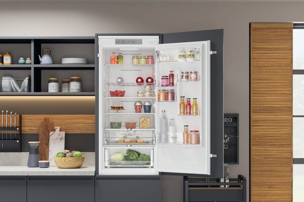 Hotpoint Ariston Frigorifero Combinato da Incasso No Frost 280 Litri Classe E Inverter - HAC20 T322