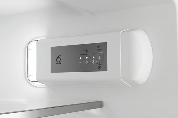 Whirlpool Frigorifero combinato da Incasso No Frost capacit 280 lt Classe E - WHC20 T152