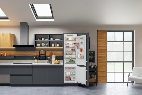 Hotpoint Ariston Frigorifero Combinato da Incasso No Frost 280 Litri Classe E Inverter - HAC20 T322