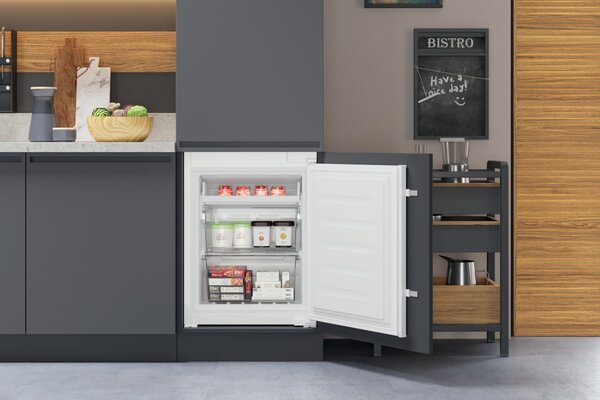 Hotpoint Ariston Frigorifero Combinato da Incasso No Frost 280 Litri Classe E Inverter - HAC20 T322