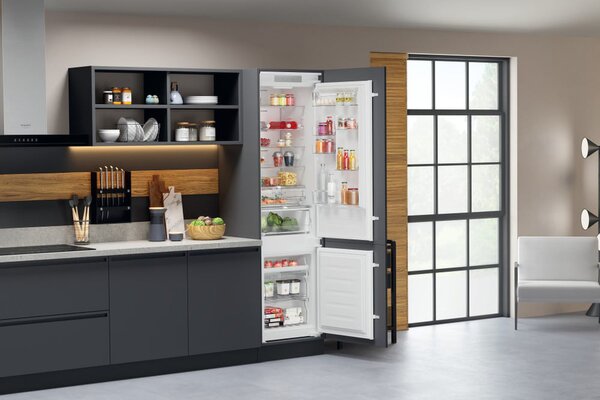 Hotpoint Ariston Frigorifero Combinato da Incasso No Frost 280 Litri Classe E Inverter - HAC20 T322