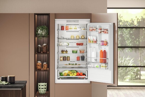 Hotpoint Ariston Frigorifero Combinato da Incasso No Frost Classe E Capacit 394 Litri - HA SP70 T121
