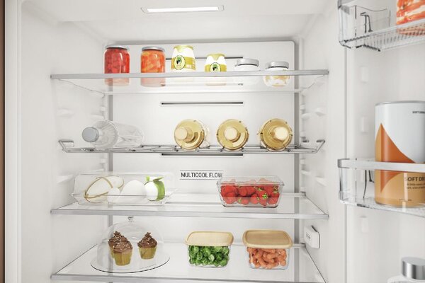 Hotpoint Ariston Frigorifero Combinato da Incasso No Frost Classe E Capacit 394 Litri - HA SP70 T121