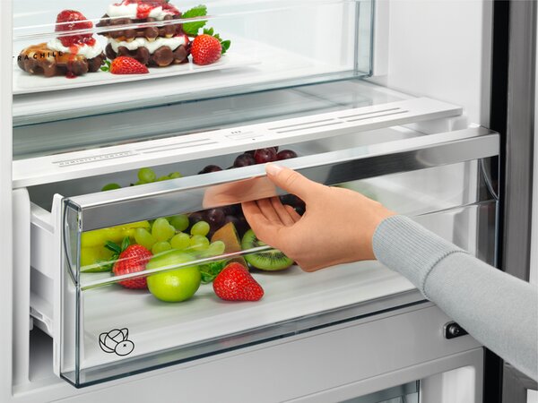 Aeg Frigorifero Combinato No Frost Capacit 367 Litri Classe energetica D colore Nero - RCB736D5MB TwinTech