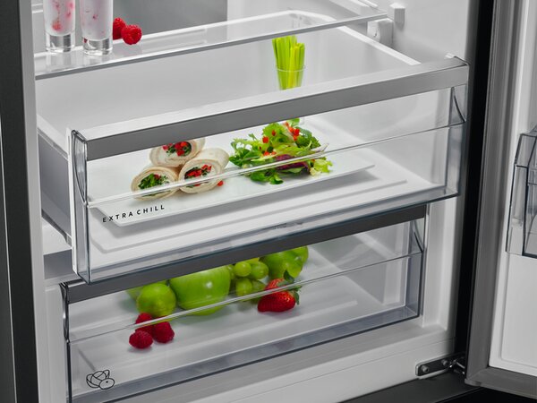 Aeg Frigorifero Combinato No Frost Capacit 367 Litri Classe energetica D colore Nero - RCB736D5MB TwinTech