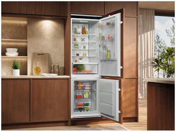Electrolux Frigorifero da Incasso Combinato 248 Litri Classe E Total No Frost serie 600 TwinTech - KNT6ME18S3