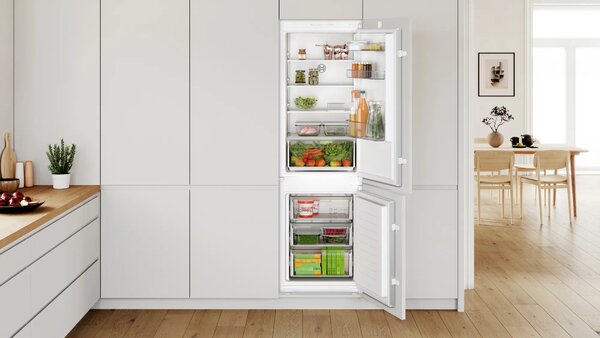 Bosch Frigorifero da Incasso Combinato Capacit 184 litri Classe energetica E Raffreddamento Statico e Congelatore No Frost - KIN865SE0 Serie 2