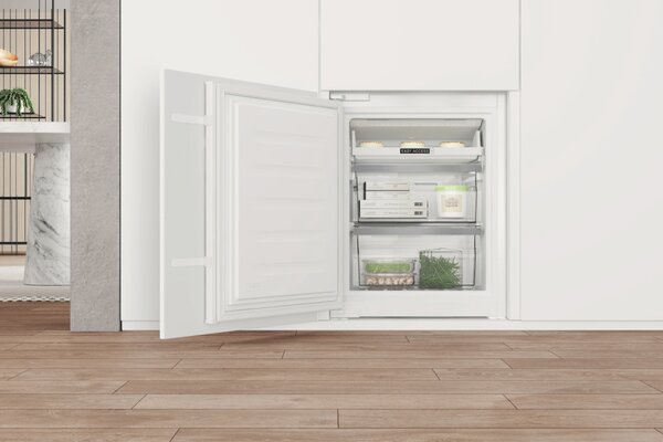 Whirlpool Frigorifero da incasso Combinato Capacit 250 litri Classe D Raffreddamento No Frost Inverter - WHC18 T573
