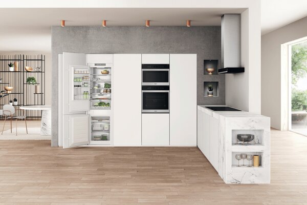 Whirlpool Frigorifero da incasso Combinato Capacit 250 litri Classe D Raffreddamento No Frost Inverter - WHC18 T573