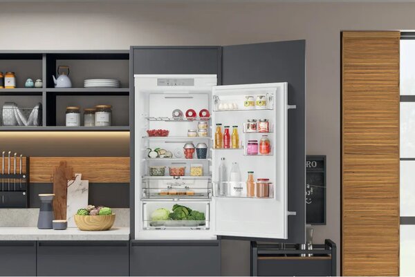 Hotpoint Ariston Frigorifero da Incasso Combinato Capacit 250 Litri Classe energetica E Raffreddamento No Frost - HAC18 T542 2