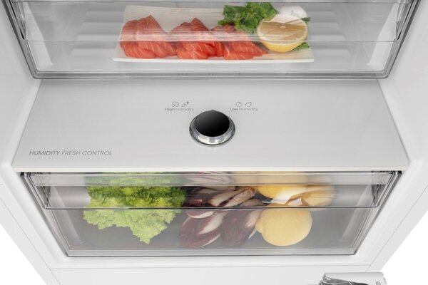 Hisense Frigorifero da Incasso Combinato Capacit 252 Litri Classe energetica E Raffreddamento No Frost - HBI54250E