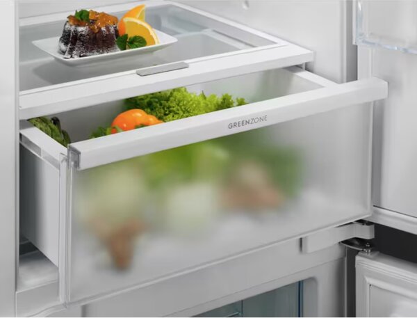 Electrolux Frigorifero da Incasso Combinato Capacit 256 Litri No Frost Classe E Serie 700 - ENG7TE18S