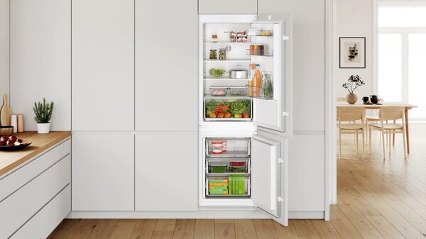Bosch Frigorifero da Incasso Combinato Capacit 260 Litri No Frost Classe E Serie 2 - KIN86NSE0