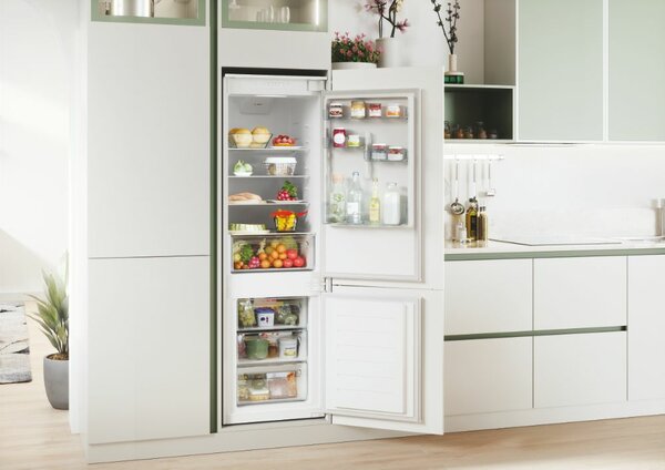 Candy Frigorifero da Incasso Combinato Capacit 263 Litri Classe energetica E Raffreddamento Statico Low Frost - CBL3518E
