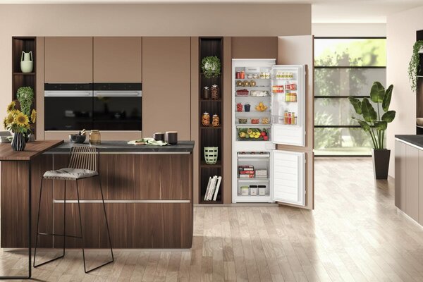 Hotpoint Ariston Frigorifero da Incasso Combinato Capacit 266 Litri Classe energetica D Raffreddamento Statico colore Bianco - HAC18D011C2