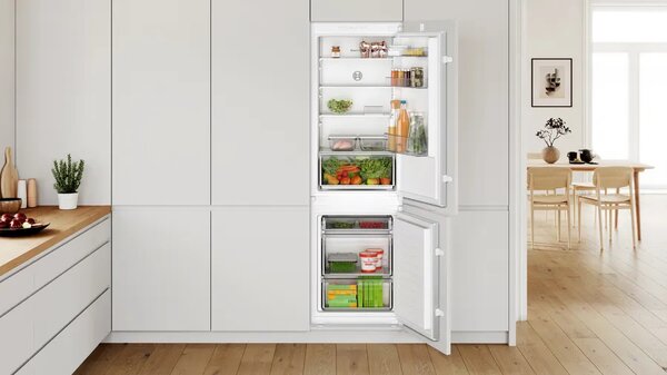 Bosch Frigorifero da Incasso Combinato Capacit 267 Litri Statico Classe E Serie 2 - KIV865SE0