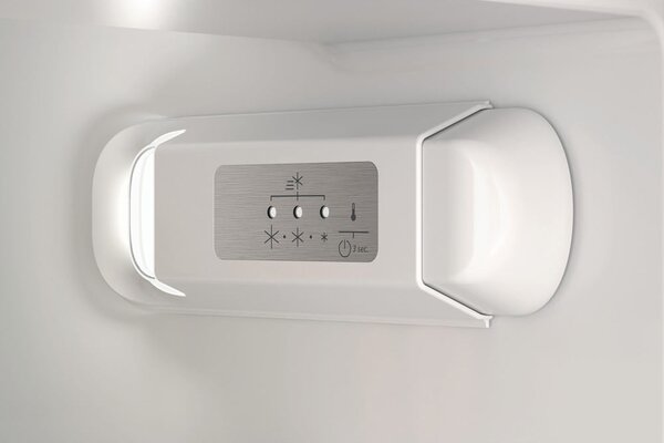 Hotpoint Ariston Frigorifero da Incasso Combinato Capacit 268 Litri Classe energetica E Raffreddamento Low Frost colore Bianco - HAC18D031A1