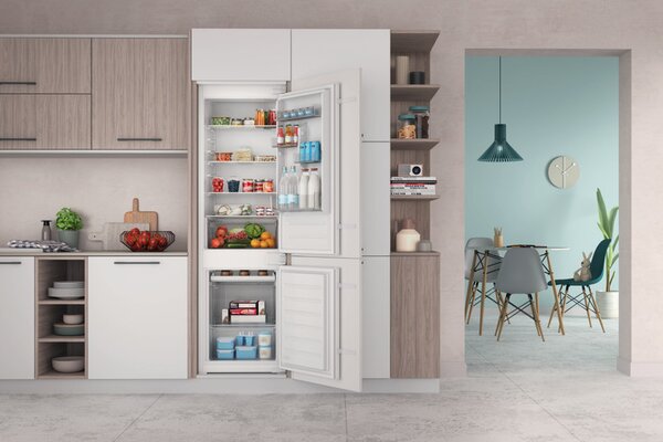 Indesit Frigorifero da Incasso Combinato Capacit 268 Litri Classe energetica E Raffreddamento Statico - INC18D021A1