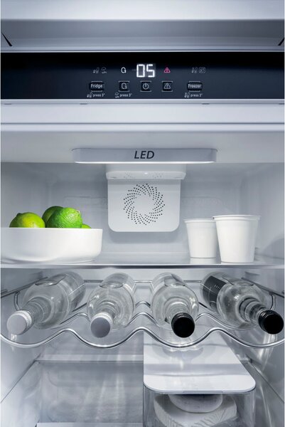 Hotpoint Ariston Frigorifero da Incasso Combinato Capacit 269 litri Classe energetica F Raffreddamento Statico - BCB 7030 E C AAA O3