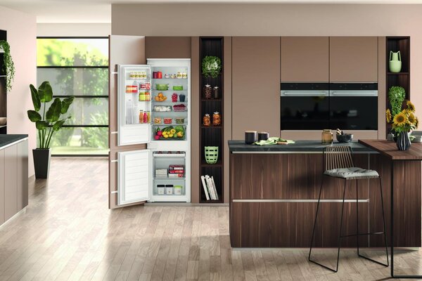 Hotpoint Ariston Frigorifero da Incasso Combinato Capacit 273 Litri Classe energetica E Raffreddamento Statico colore Bianco - HAC18D021A1 LH