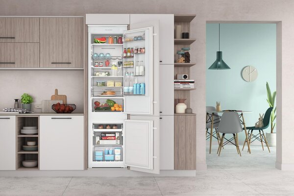 Indesit Frigorifero da Incasso Combinato Capacit 280 Litri Classe energetica E Raffreddamento Statico - INC20 T132