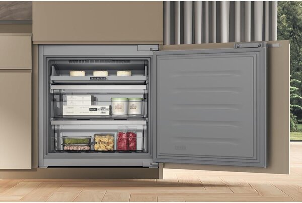 Whirlpool Frigorifero da Incasso Combinato Capacit 394 Litri Classe energetica D Raffreddamento No Frost colore Grigio - WH SP70 T262 P