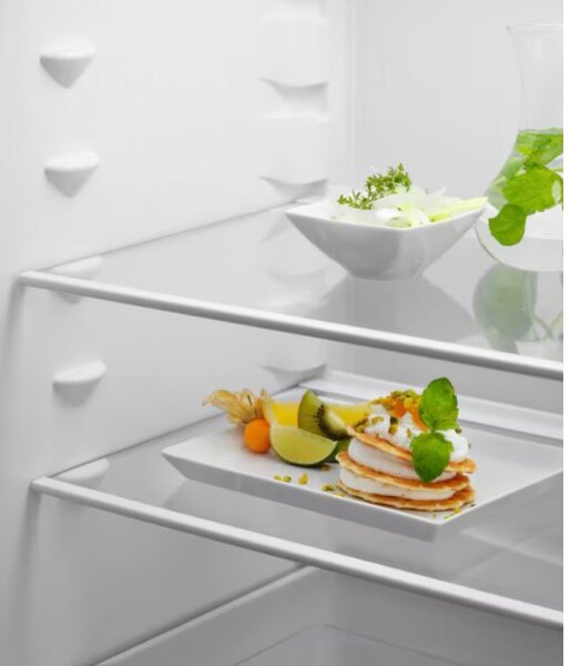 Electrolux Frigorifero da Incasso Doppia Porta Capacit 182 Litri Classe energetica E Raffreddamento Statico - KTS5LE12S Serie 500 ColdSense