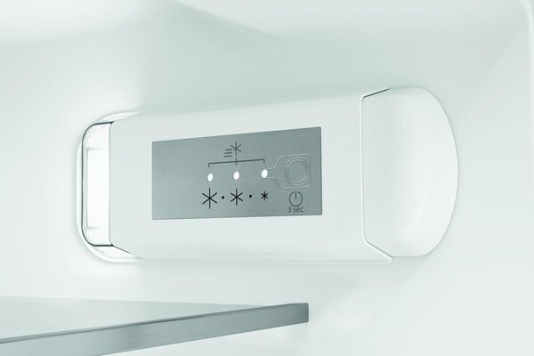 Hotpoint Ariston Frigorifero da Incasso Doppia Porta 218 Litri Classe E Raffreddamento Statico - BD 2422/HA 2