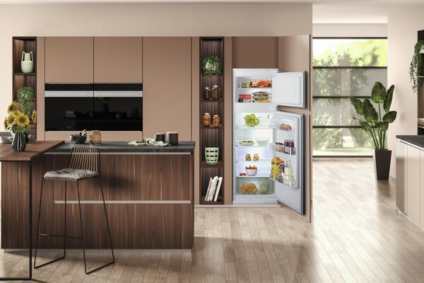 Hotpoint Ariston Frigorifero da Incasso Doppia Porta 218 Litri Classe E Raffreddamento Statico - BD 2422/HA 2