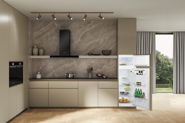 Whirlpool Frigorifero da Incasso Doppia Porta Capacit 218 Litri Classe Energetica E Raffreddamento Statico - ART 3802