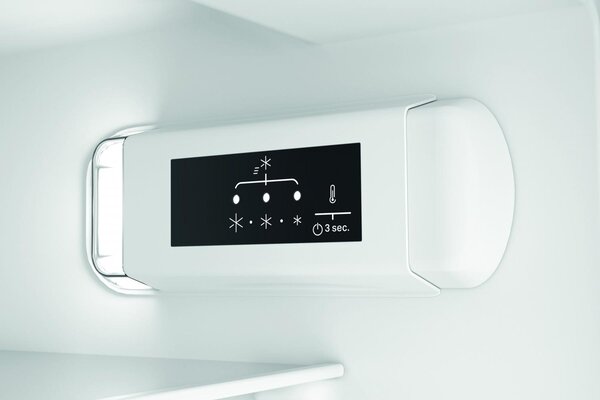 Indesit Frigorifero da Incasso Doppia porta Classe E Capacit 239 Litri Raffreddamento Statico - T 16 A1 D/I 2
