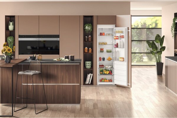 Hotpoint Ariston Frigorifero da Incasso Monoporta 306 Litri Classe E Raffreddamento Statico - HASD18A011A1