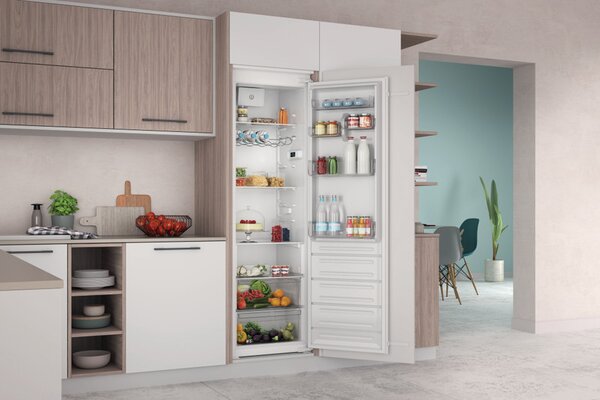 Indesit Frigorifero da Incasso Monoporta Capacit 306 Litri Classe energetica E Raffreddamento Ventilato colore Bianco - INSD18A011B1