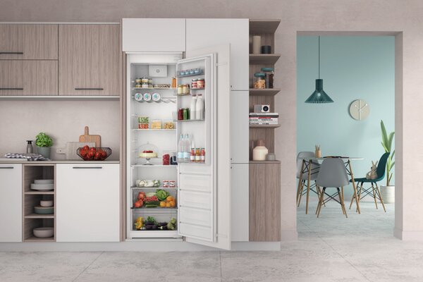 Indesit Frigorifero da Incasso Monoporta Capacit 306 Litri Classe energetica E Raffreddamento Ventilato colore Bianco - INSD18A011B1