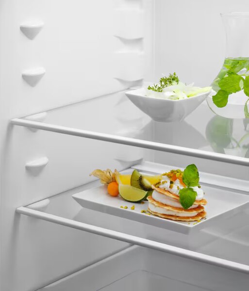Electrolux Frigorifero Doppia Porta da Incasso Capacit 249 Litri Classe E Raffreddamento Statico - KTS5LE16T