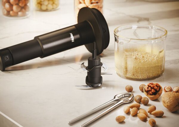 Haier Frullatore ad immersione con Lame in Acciaio e Bicchiere 0,9 Litri colore Nero I-Master Serie 5 - HHB5B5 011