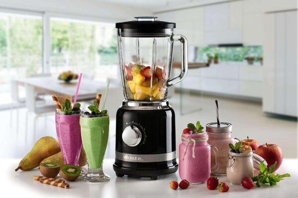 Ariete Frullatore con Bicchiere Capacit 1.5 Litri Potenza 1000 Watt con 4 Velocit e 4 Lame in Acciaio Inox colore Nero - 00C058502AR0 Moderna