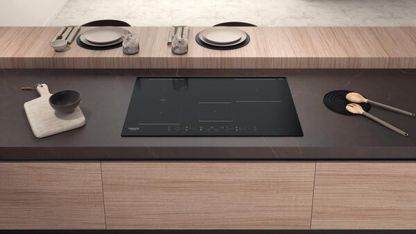 Hotpoint Ariston HB 0577B NE Piano Cottura Induzione 4 Fuochi 77 cm colore Nero