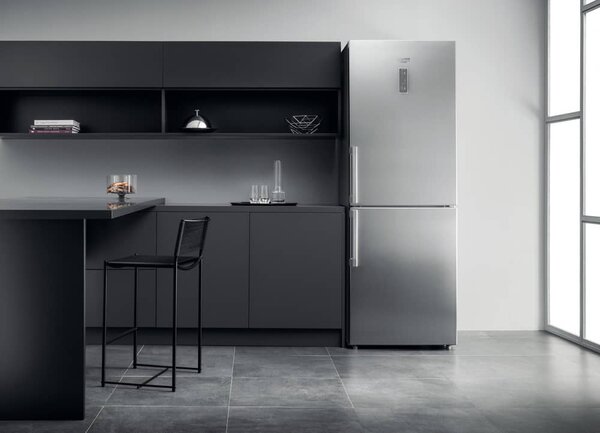 Hotpoint Ariston HA70BE 72 X Frigorifero Combinato No Frost Capacit 444 Litri Classe energetica E colore Inox