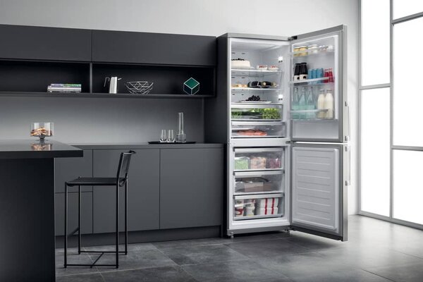 Hotpoint Ariston HA70BE 72 X Frigorifero Combinato No Frost Capacit 444 Litri Classe energetica E colore Inox
