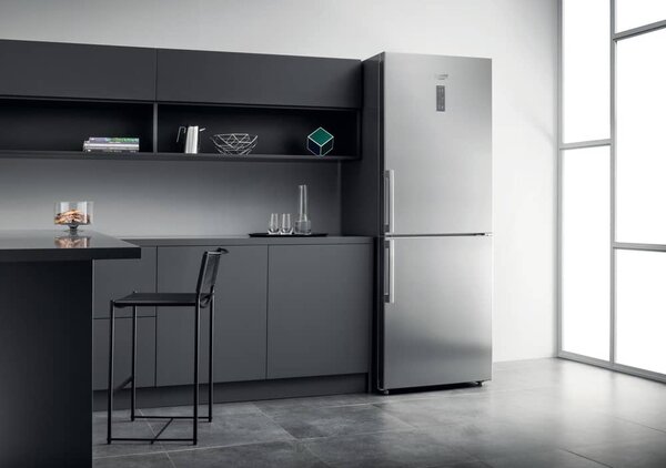 Hotpoint Ariston HA70BE 72 X Frigorifero Combinato No Frost Capacit 444 Litri Classe energetica E colore Inox