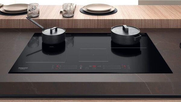 Hotpoint Ariston HS 3377C BF Piano Cottura Induzione 4 Fuochi 77 cm Vetroceramica colore Nero