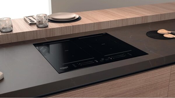 Hotpoint Ariston HS 2560C BF Piano Cottura Induzione 4 Fuochi 59 cm Comandi Touch colore Nero