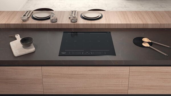 Hotpoint Ariston HS 2560C BF Piano Cottura Induzione 4 Fuochi 59 cm Comandi Touch colore Nero