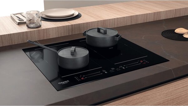 Hotpoint Ariston HS 2560C BF Piano Cottura Induzione 4 Fuochi 59 cm Comandi Touch colore Nero