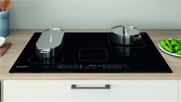 Indesit IB 21B77NE Piano Cottura Induzione 4 Fuochi 77 cm Vetroceramica colore Nero