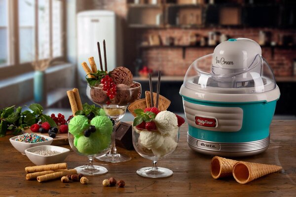 Ariete Macchina per Gelato Gelatiera Capacit 1,5 L Potenza 12W colore Bianco Azzurro - 643 Ice Cream Maker 00C064301AR0