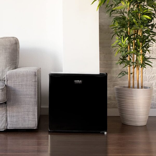 Cecotec Mini Frigo Bar Frigorifero Piccolo Capacit 46 Litri Classe energetica F colore Nero - 02311 GrandCooler 20000 Silent