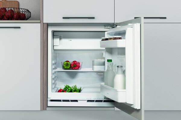 Indesit Mini Frigo da Incasso Sottopiano Capacit 126 Litri Classe energetica E Raffreddamento Statico - INBUF031