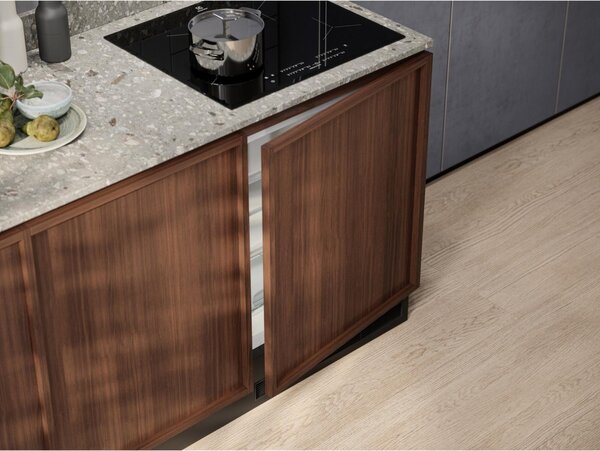 Electrolux Mini frigo da incasso Sottopiano Capacit 107 Litri Classe energetica E Raffreddamento Ventilato - KSB2AE82S